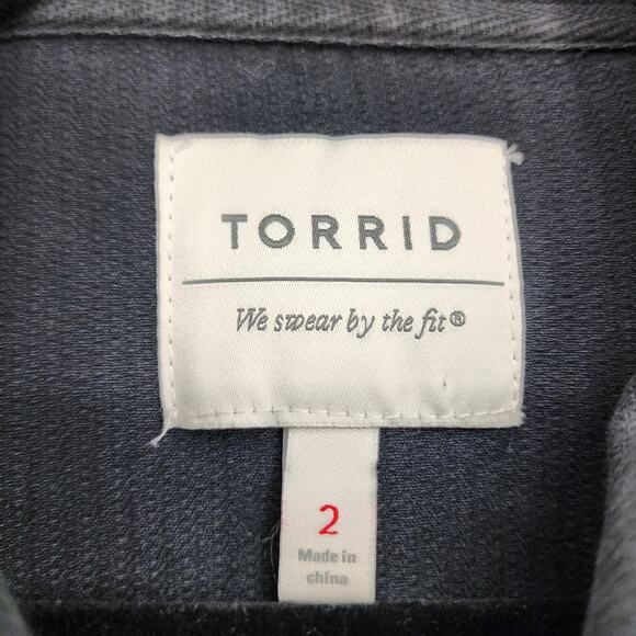 Torrid Women's Black Stretch Twill Zipper and Button Closure Shacket Size 2X - Picture 2 of 5